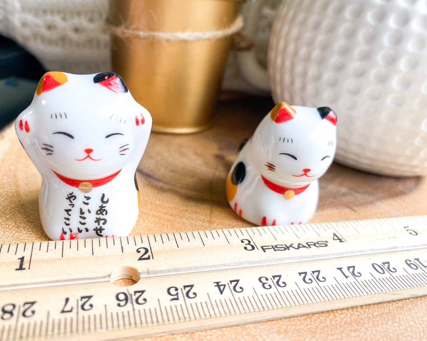 Lucky Cat Waving Cat Statue - Maneki Neko for Business Success Fortune Gift Figurine