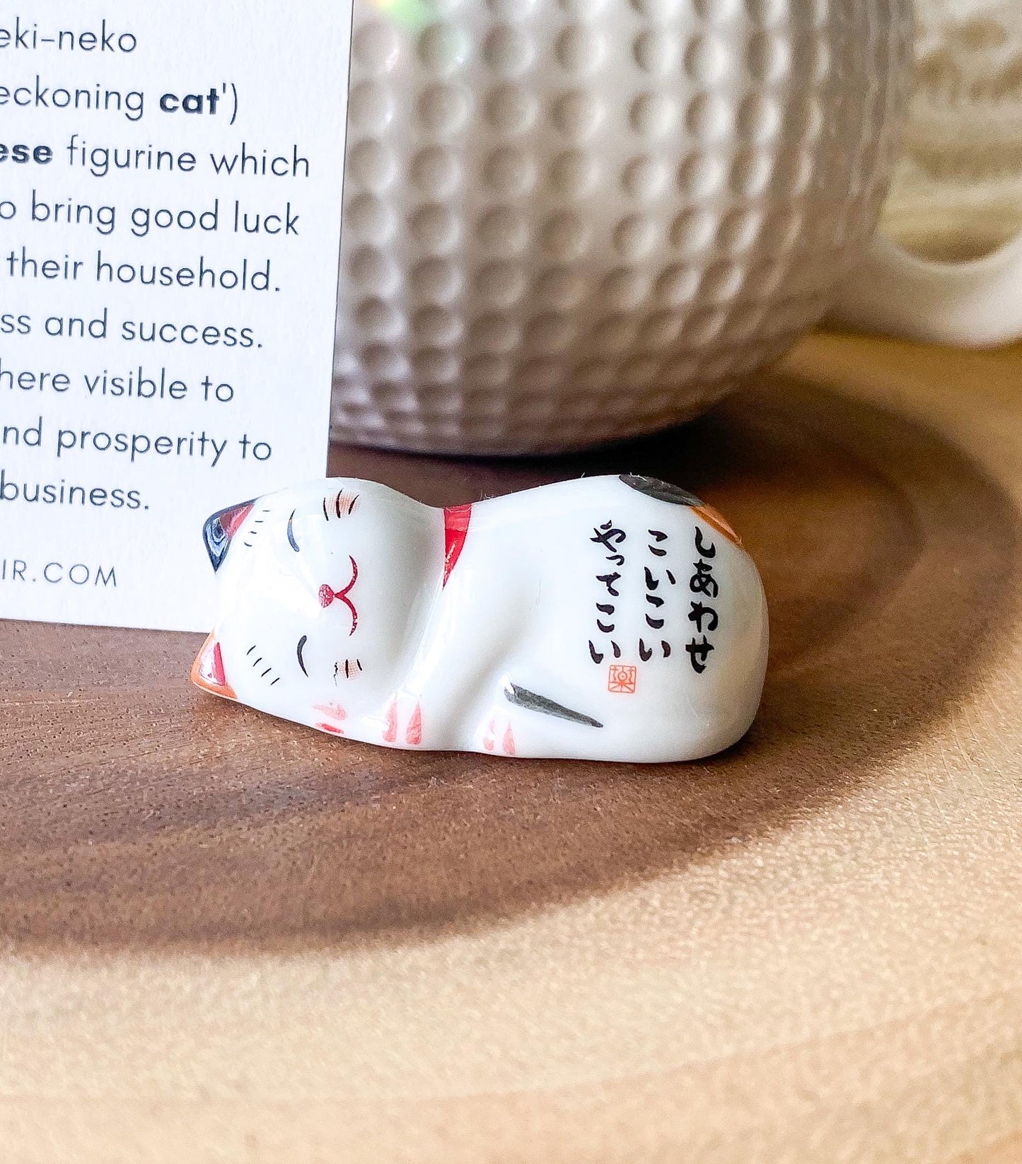 Lucky Cat Waving Cat Statue - Maneki Neko for Business Success Fortune Gift Figurine