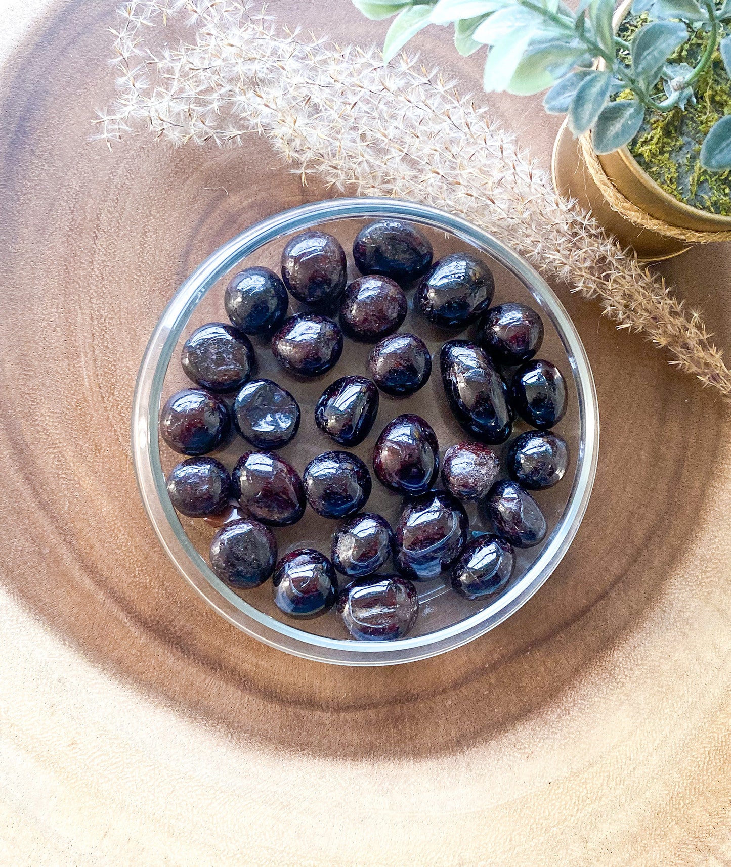 Garnet tumbled, pocket stone