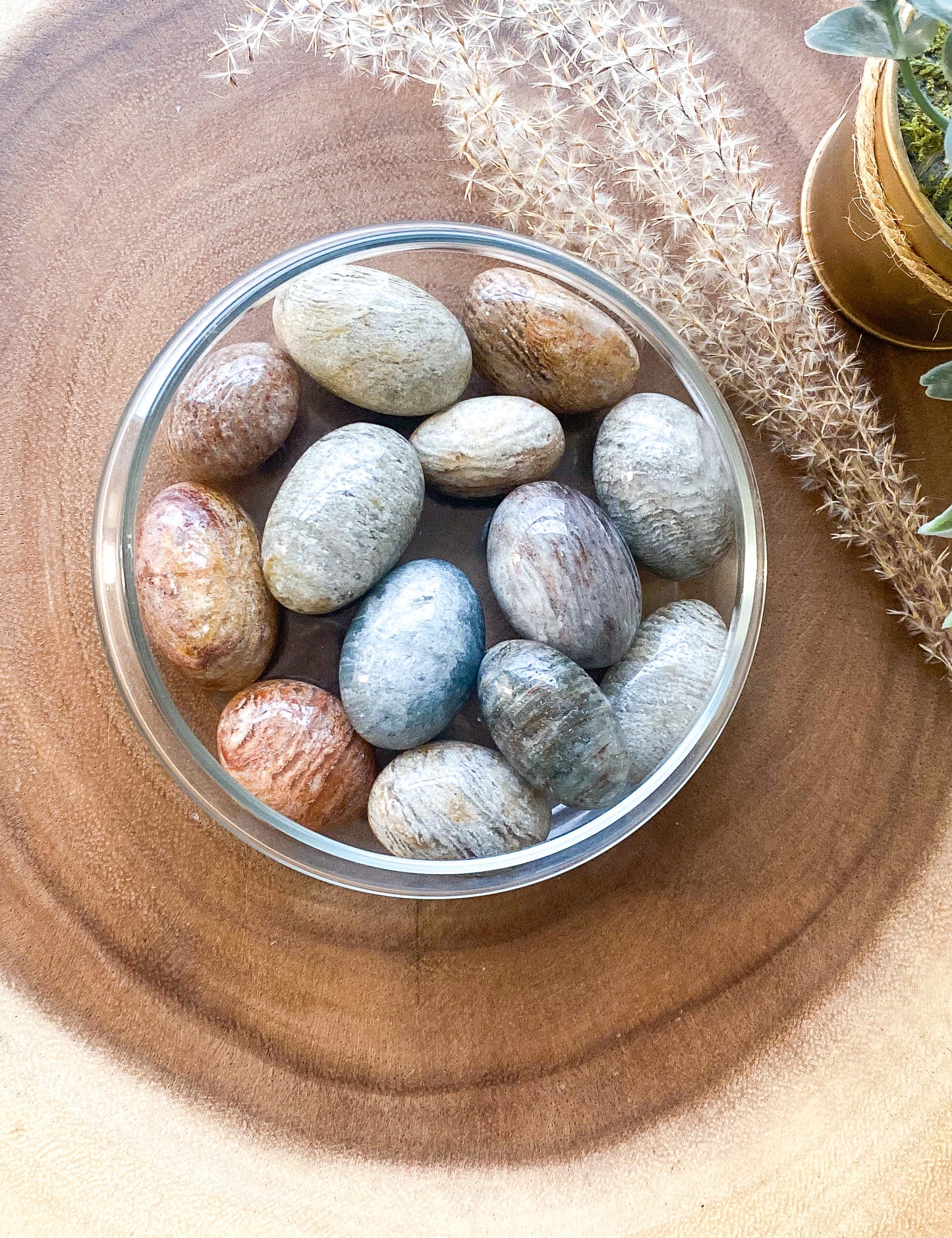 Thousand layer quartz tumbled, pocket stone