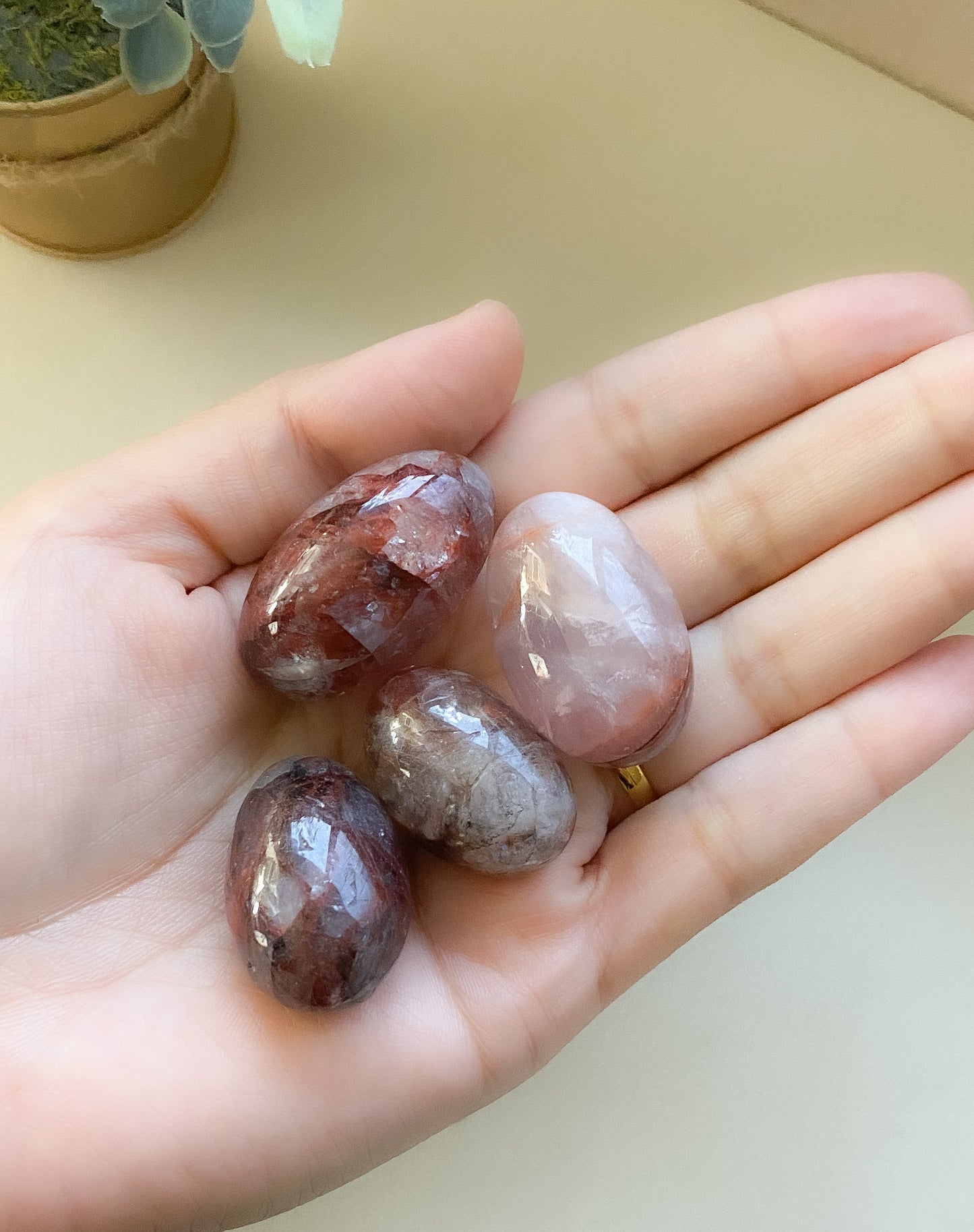 Fire Quartz Tumble | Avocado