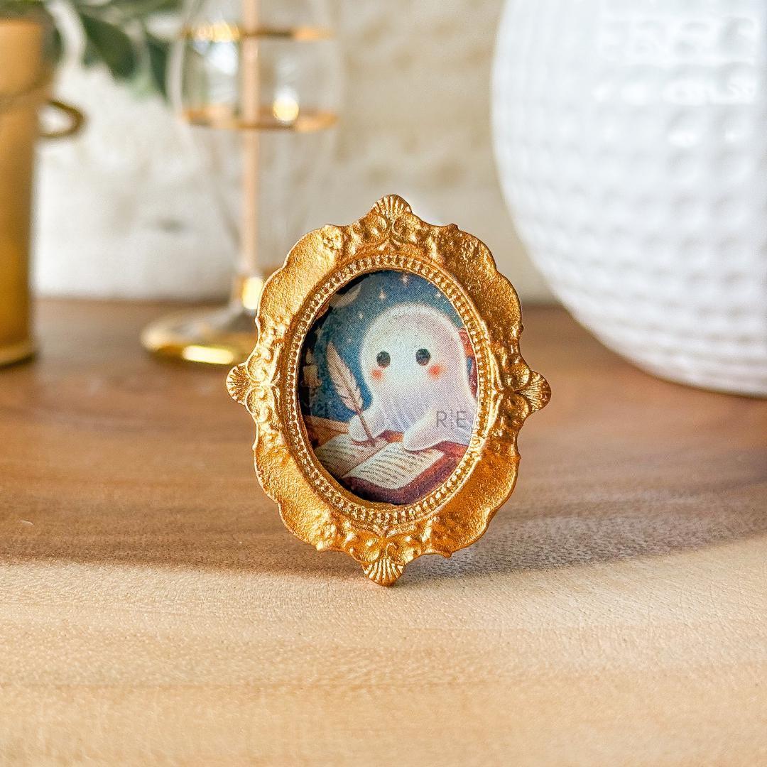 The Writer - Tiny Ghost Magnetic Frame
