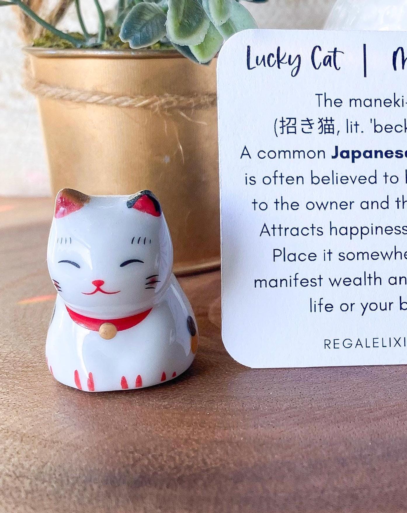 Japanese Maneki Neko Lucky Cat Good Luck Gift and Fortune Statue