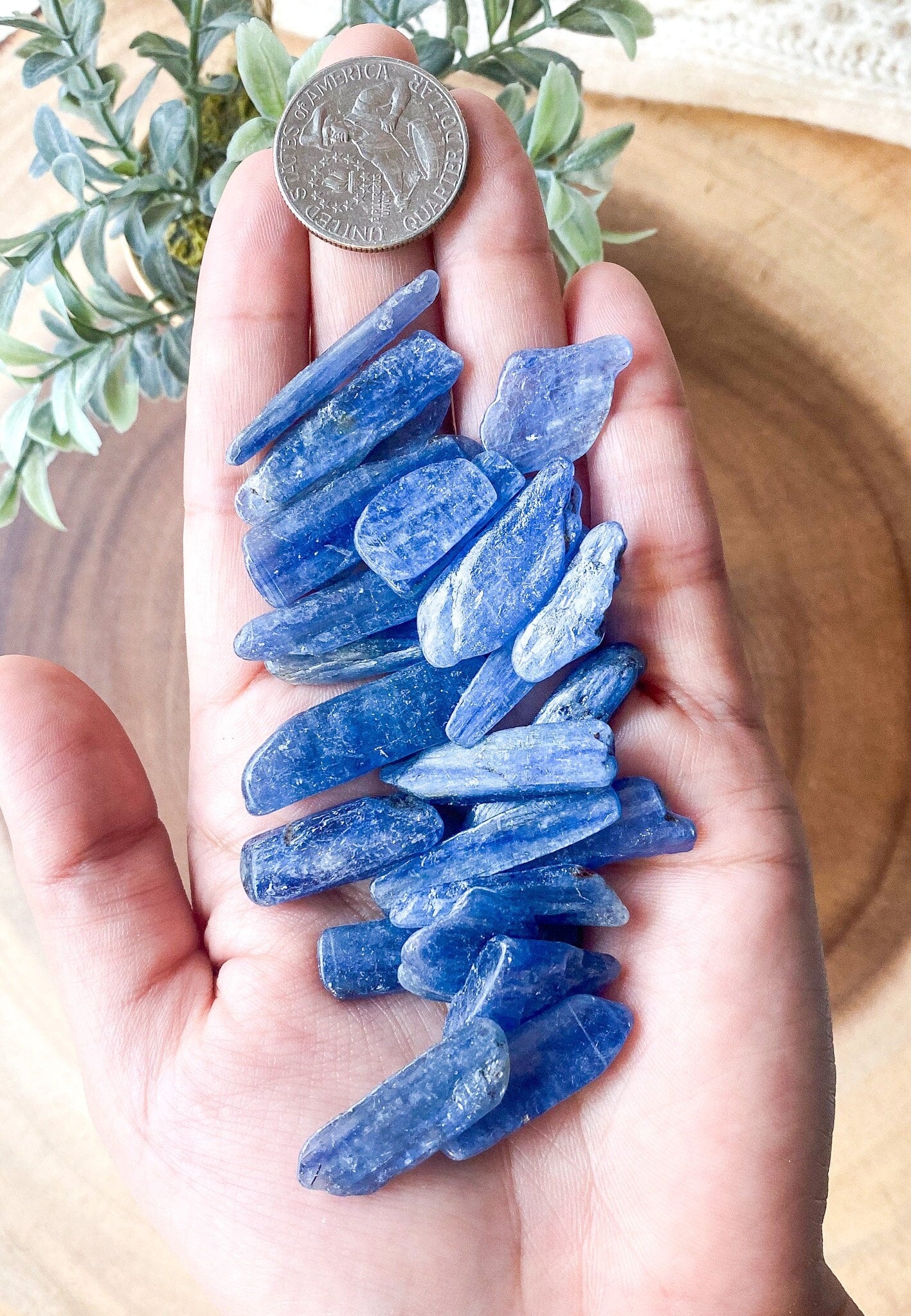 Kyanite blade pocket stone