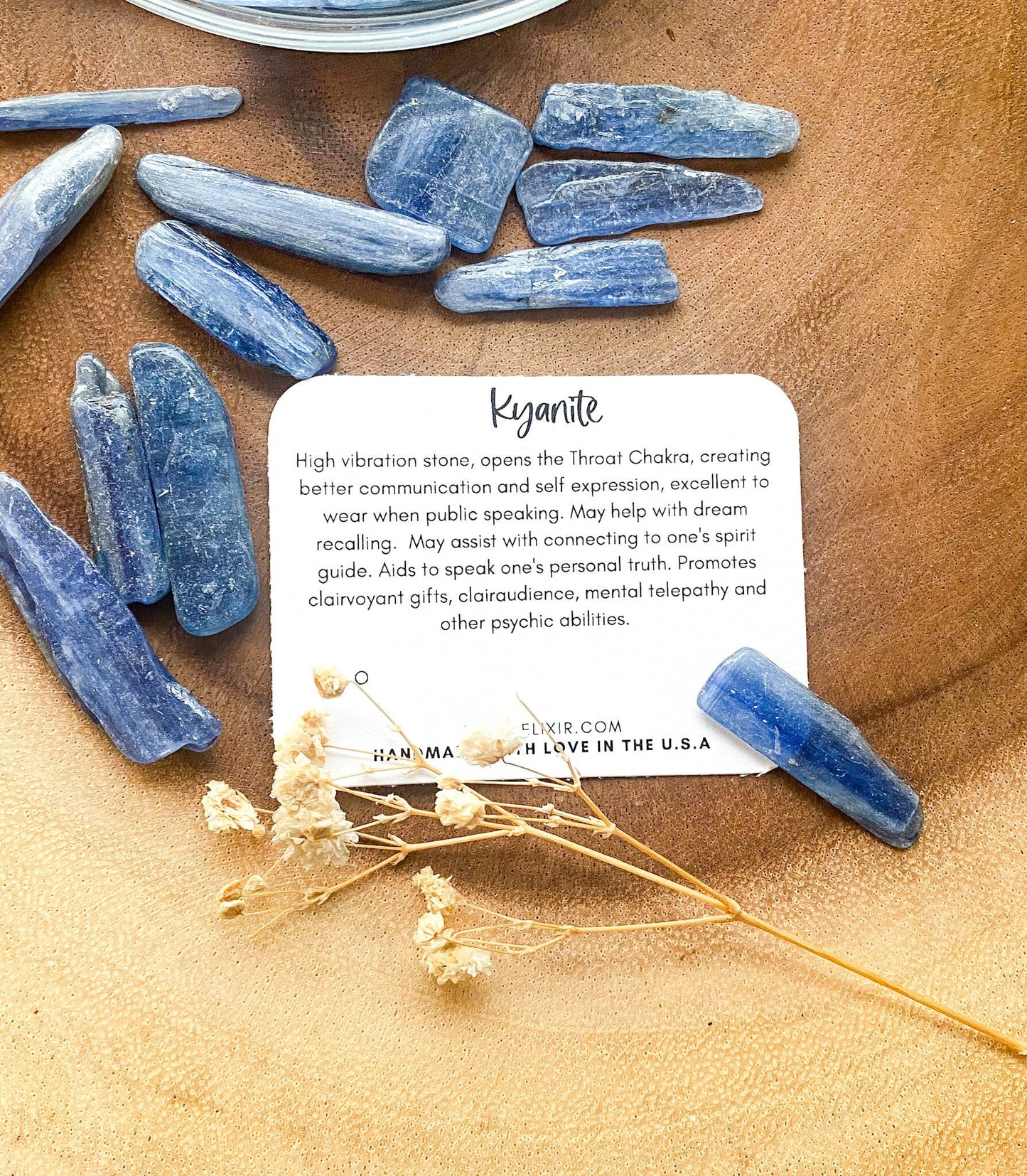 Kyanite blade pocket stone